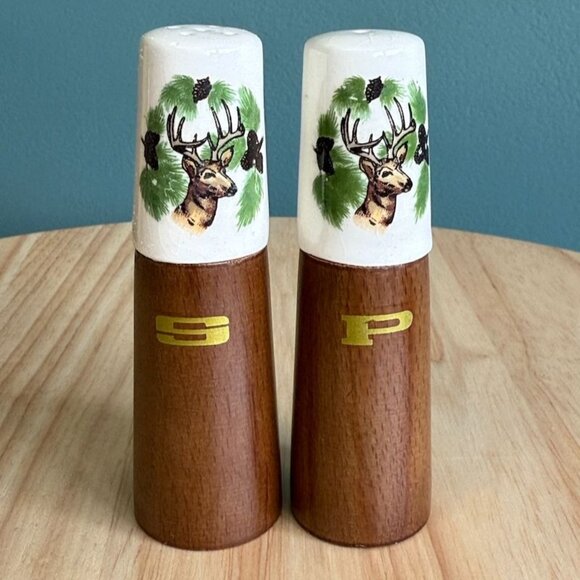 Vintage Deer Salt & Pepper Shakers Wooden Base & Ceramic Tops - Picture 1 of 8